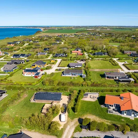 Renovated With Hot Tub, Sauna And Shelter Holiday home