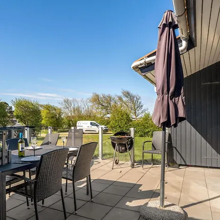 Renovated With Hot Tub, Sauna And Shelter Holiday home